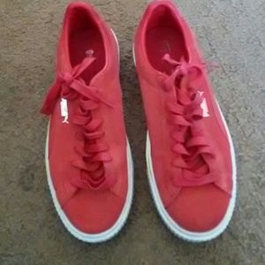 Pumas Size 9